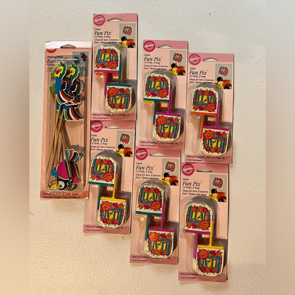 NIP Vintage 1996 Wilton Fun Pix Lot- Tiki Luau Theme